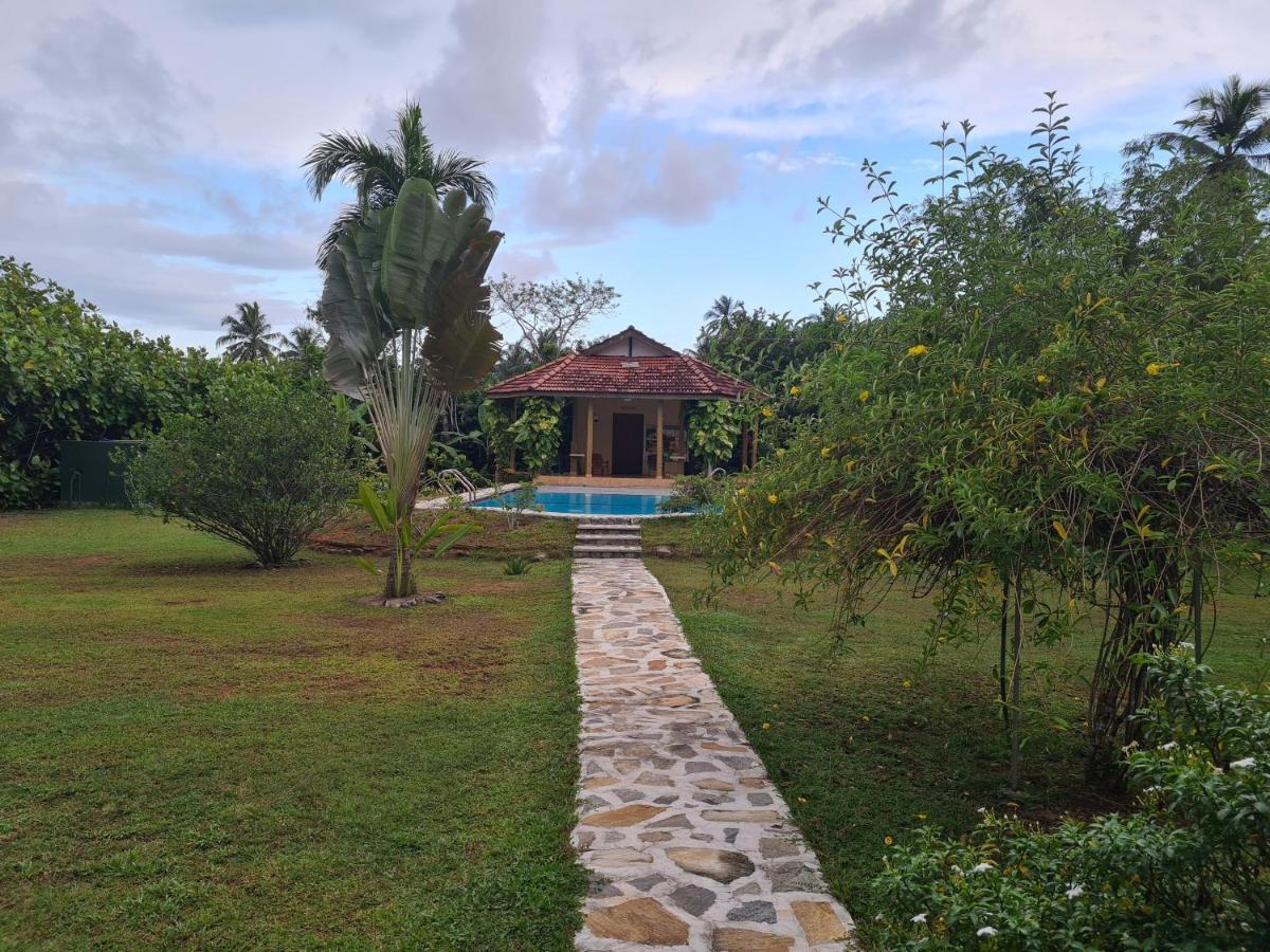 Bed and Breakfast Zum Deutschen Bentota Exterior foto