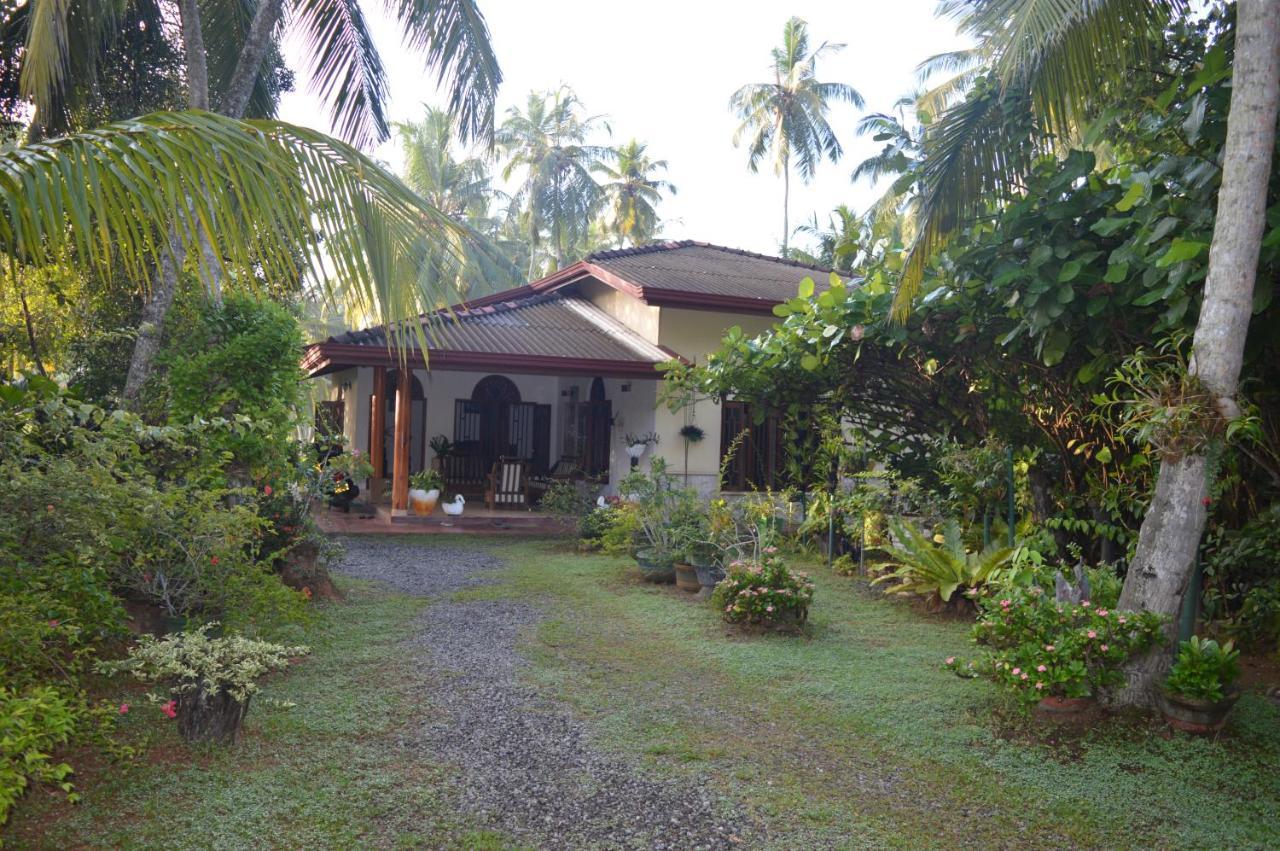 Bed and Breakfast Zum Deutschen Bentota Exterior foto